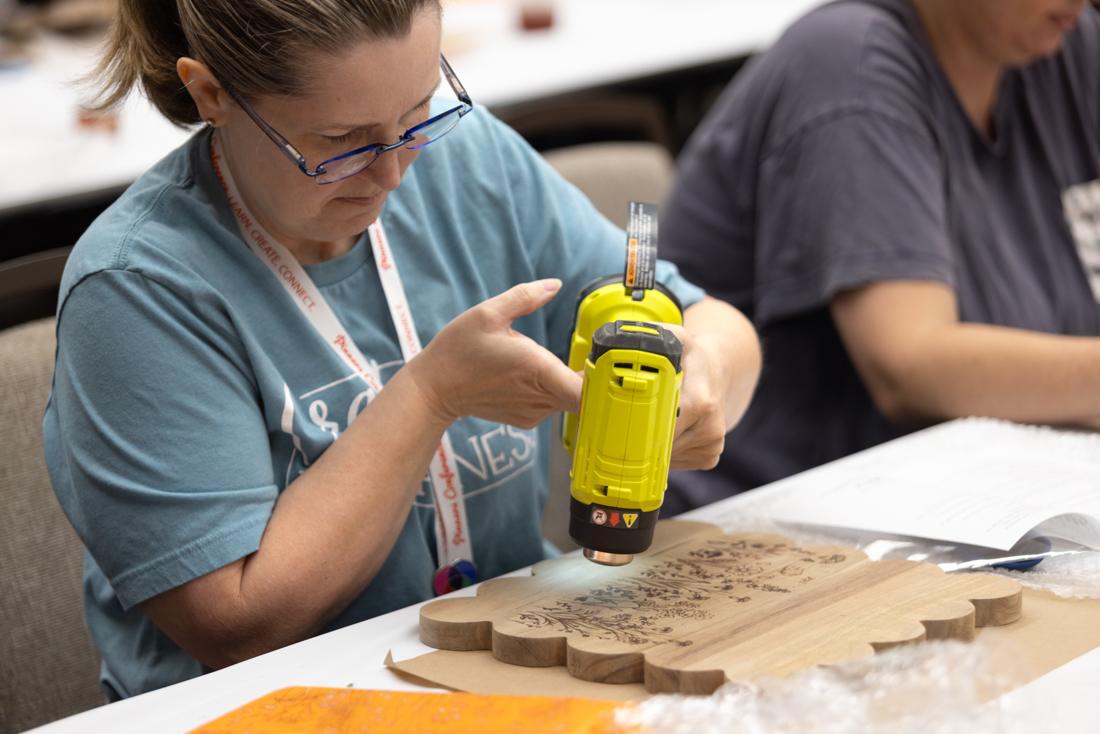 Crafters using Scorch Marker products at the Pinners Conference