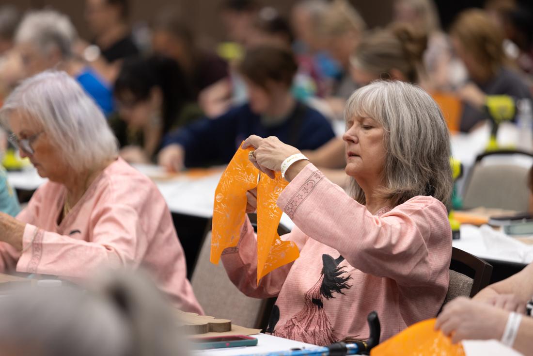 Crafters using Scorch Marker products at the Pinners Conference