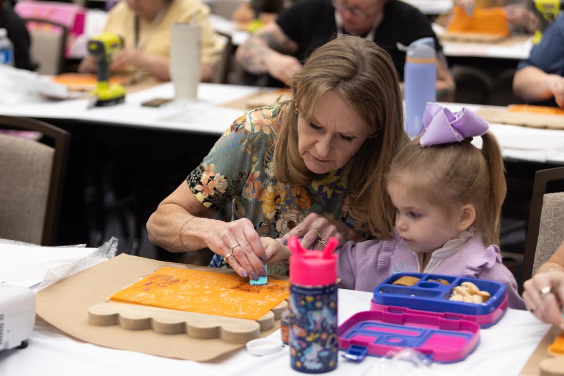 Crafters using Scorch Marker products at the Pinners Conference