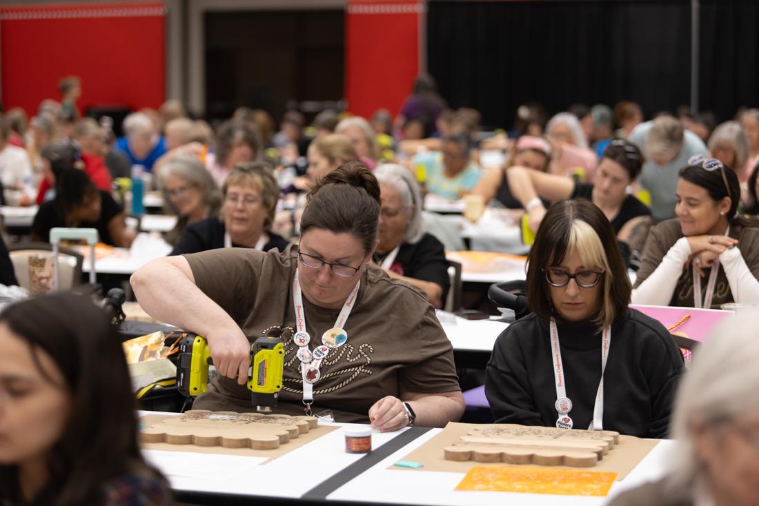 Crafters using Scorch Marker products at the Pinners Conference