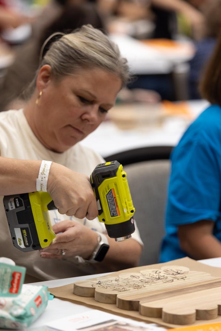 Crafters using Scorch Marker products at the Pinners Conference