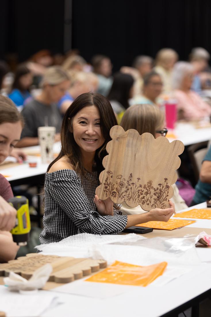 Crafters using Scorch Marker products at the Pinners Conference
