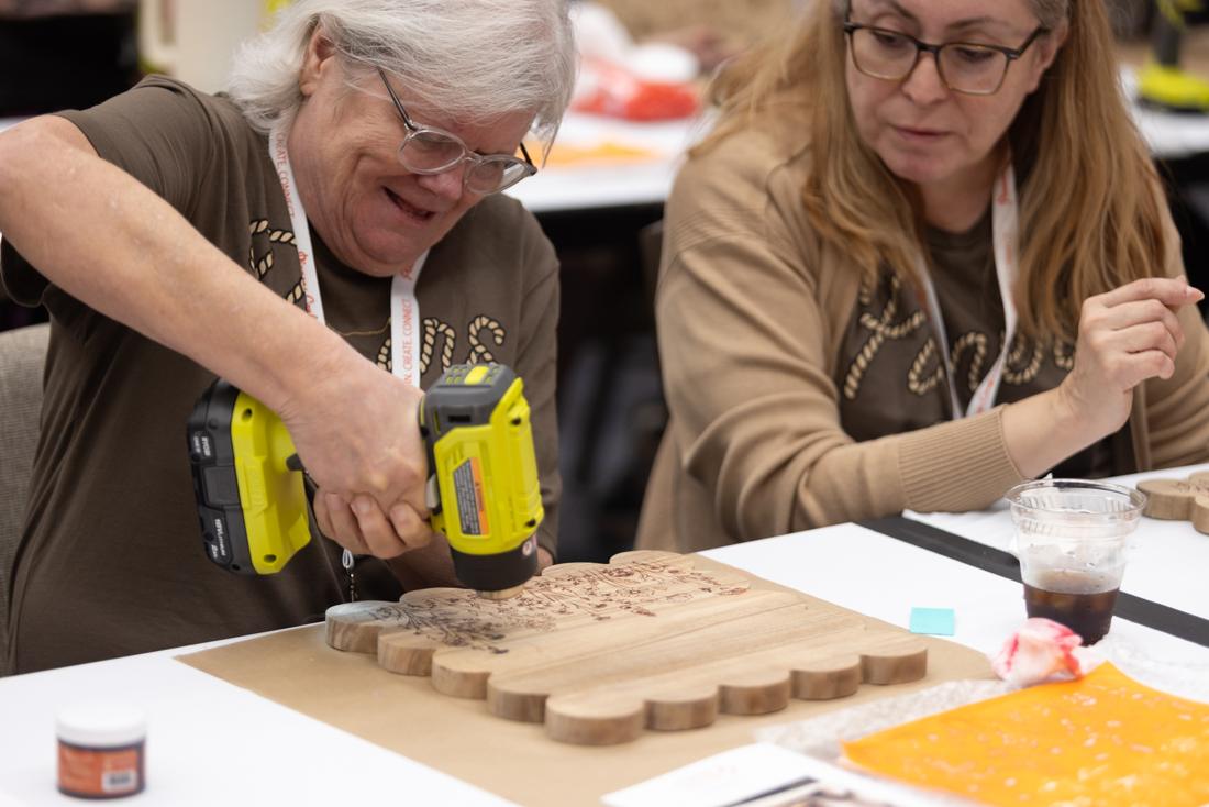 Crafters using Scorch Marker products at the Pinners Conference
