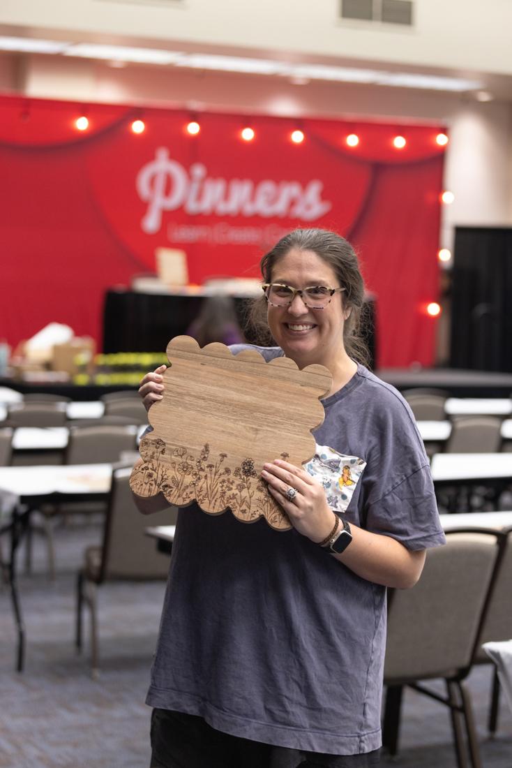 Crafters using Scorch Marker products at the Pinners Conference